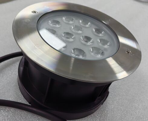 نورپردازی استخر LED 100lmw با گزینه‌های رنگی RGB، چراغ‌های ضد آب مناسب برای محیط‌های استخر داخلی و خارجی