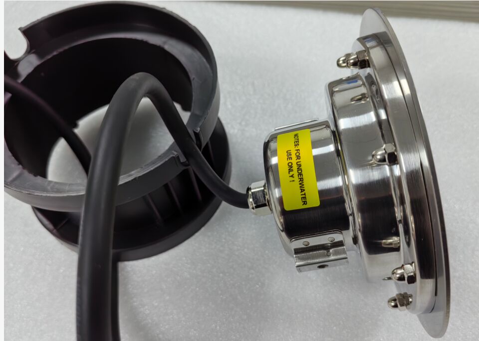 روشنایی LED استخر DC24V با طول عمر بیش از 50 هزار ساعت، چراغ‌های ضد آب و کم مصرف مناسب برای نصب در مقیاس بزرگ استخر