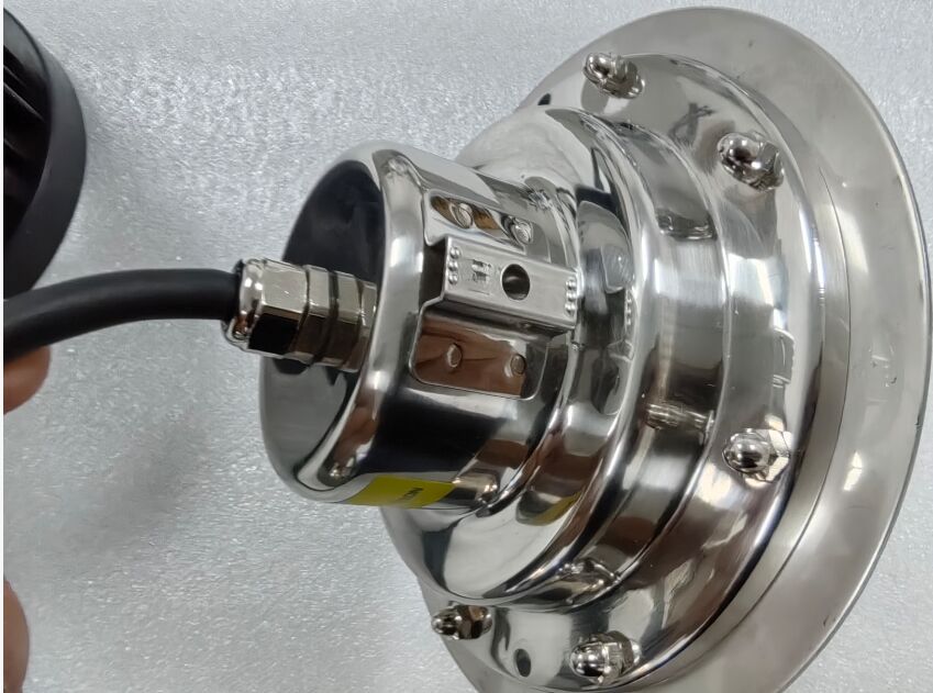 چراغ‌های LED زیر آب 100lm/w DC24V با دوام و ضد آب برای استخرها، فواره‌ها و عناصر تزئینی آب